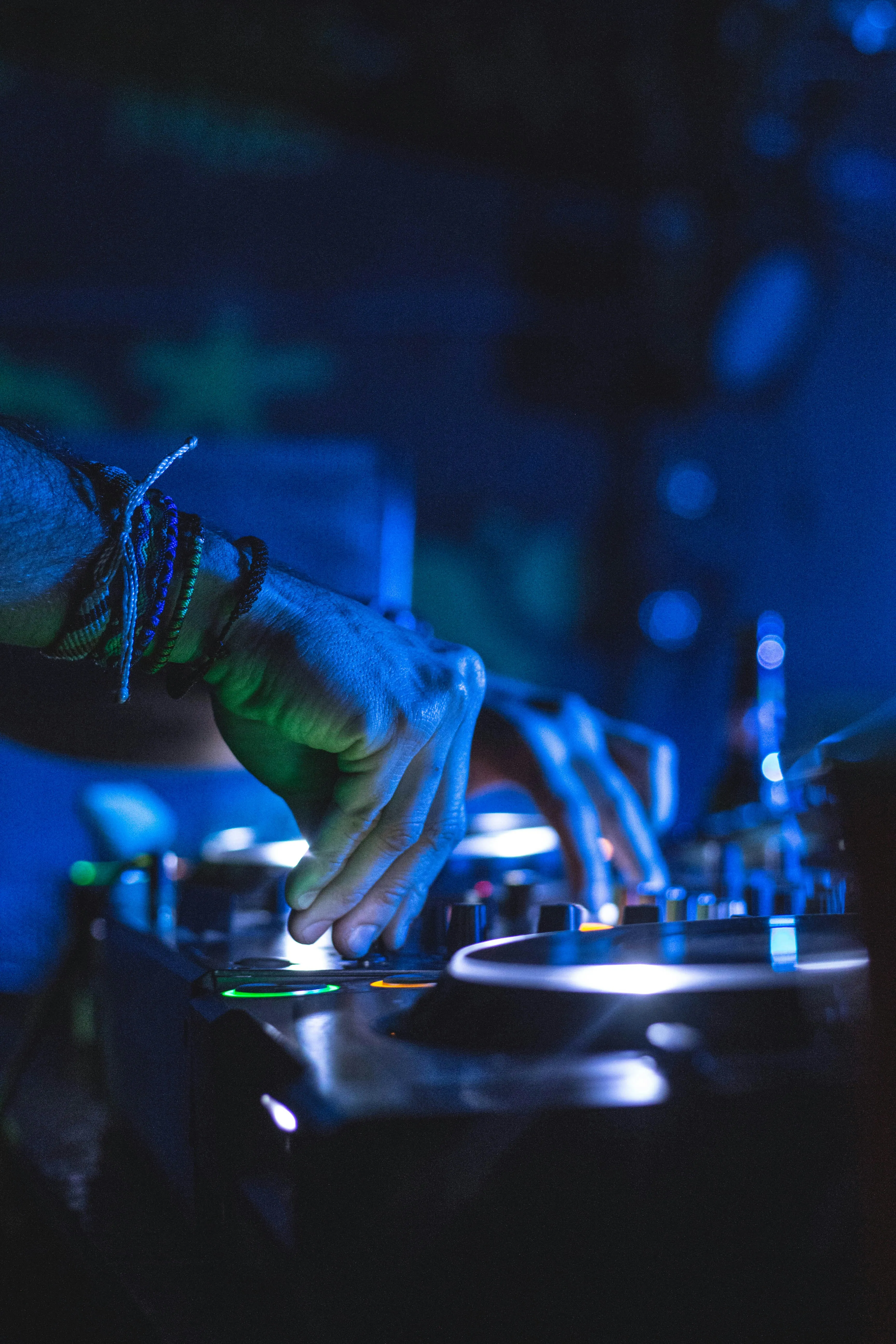DJ Booth - Romina Veliz on Unsplash